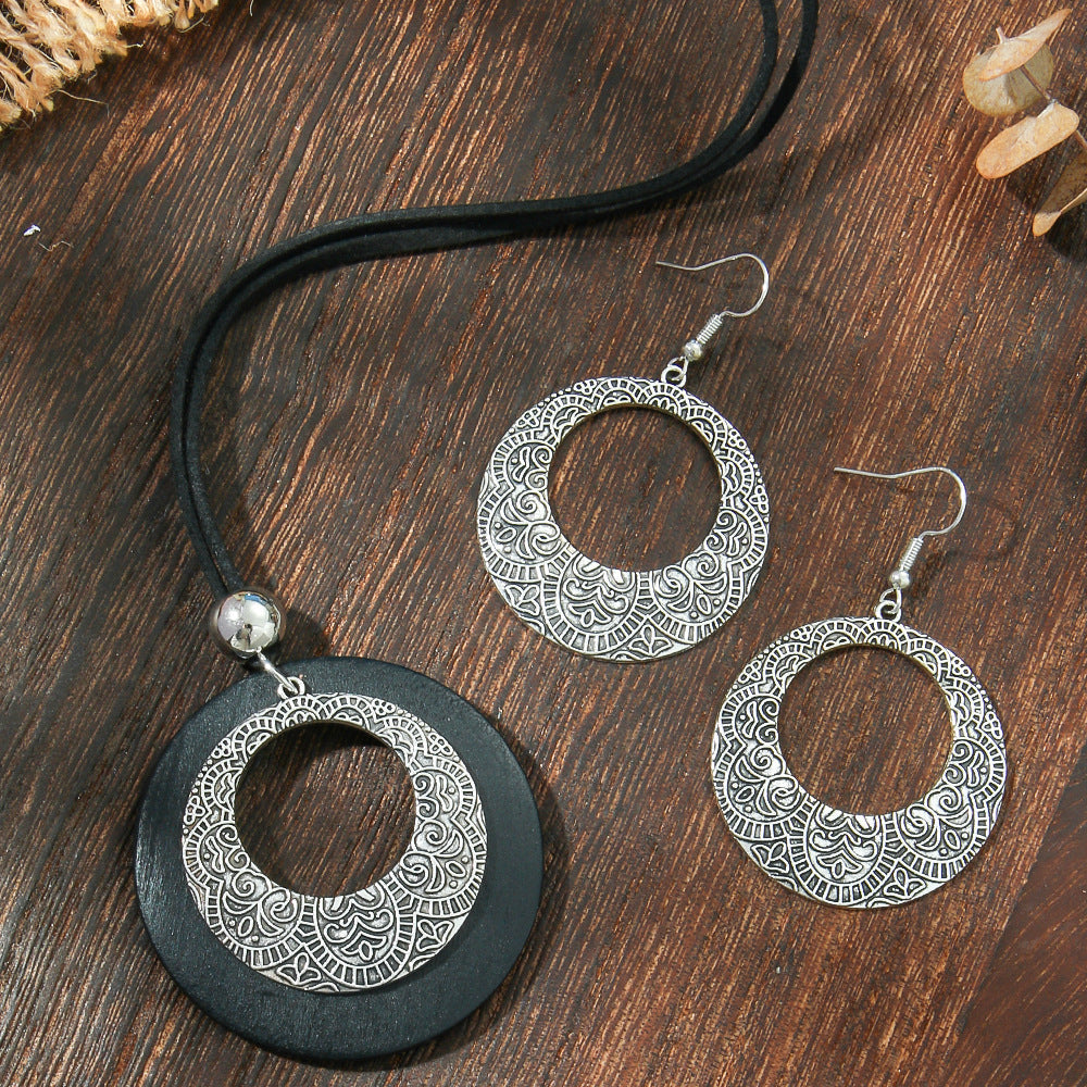 Trendy Geometric Earrings With Classic Black Wood Pendant