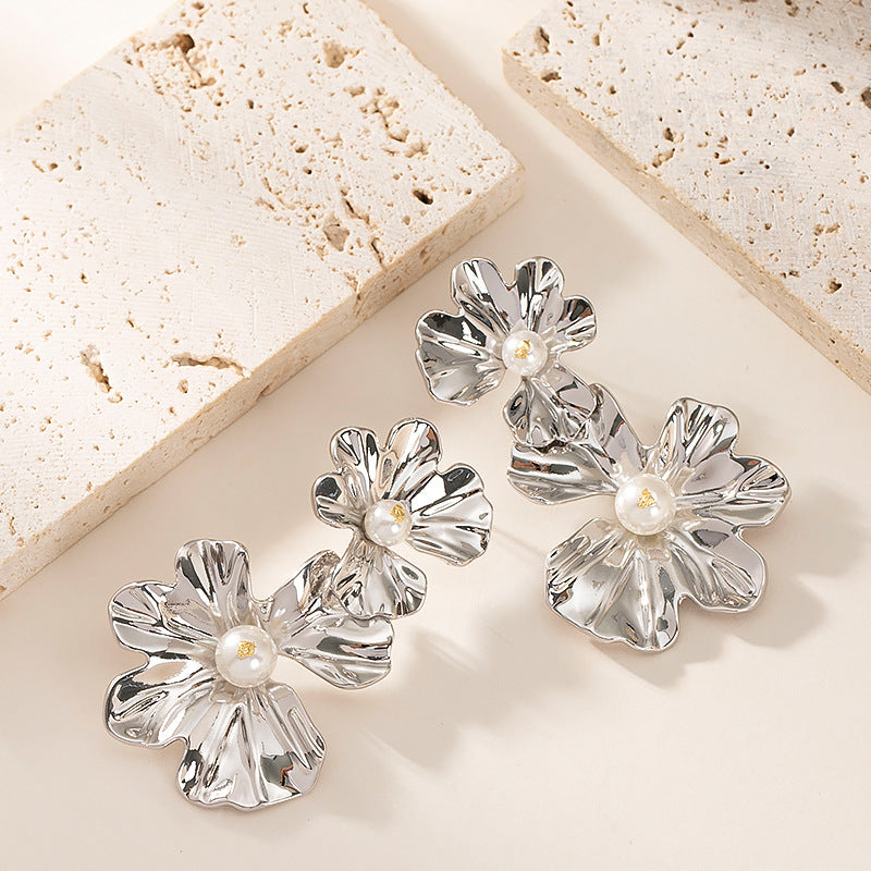 Exaggerated Floral Pearl Earrings For Women Stylish And Elegant