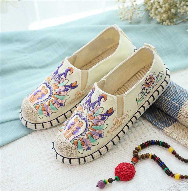Spring Women'S Round Toe Cloth Shoes Flower Flat Bottom Ancient Costume Shoes