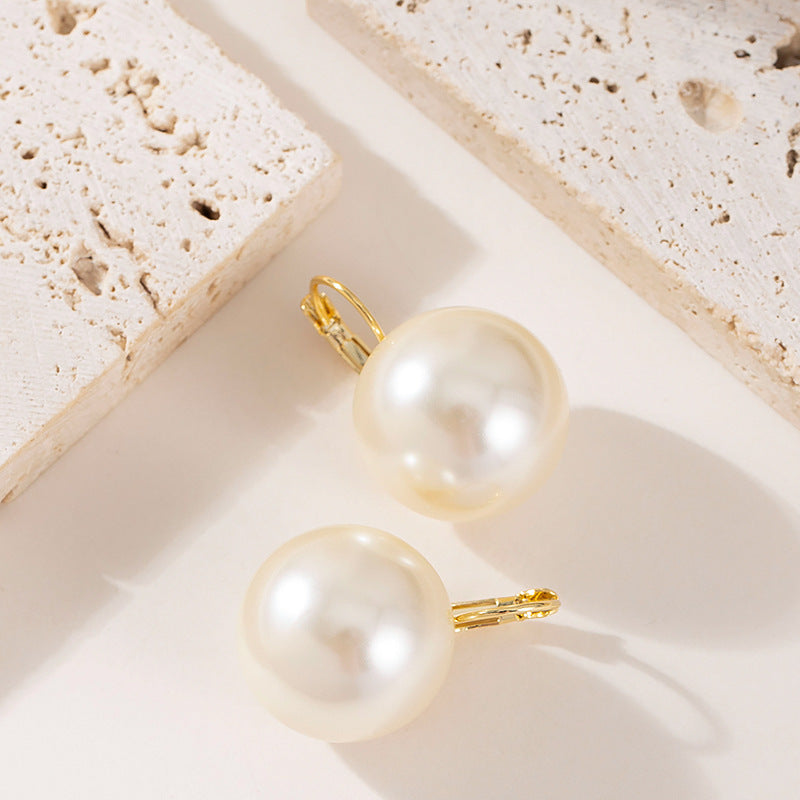 Chic Elegant Pearl Stud Earrings Geometric Design