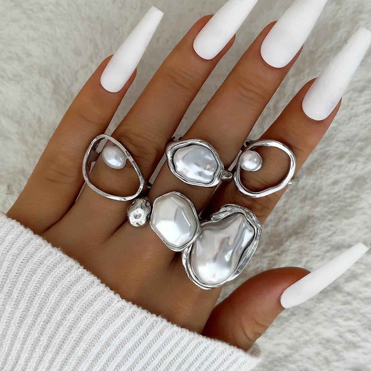 Geometric Baroque Pearl Ring Set With Floral Design