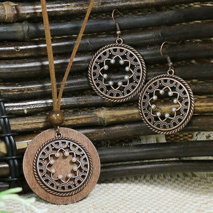 Vintage Floral Alloy Wood Pendant Necklace Set