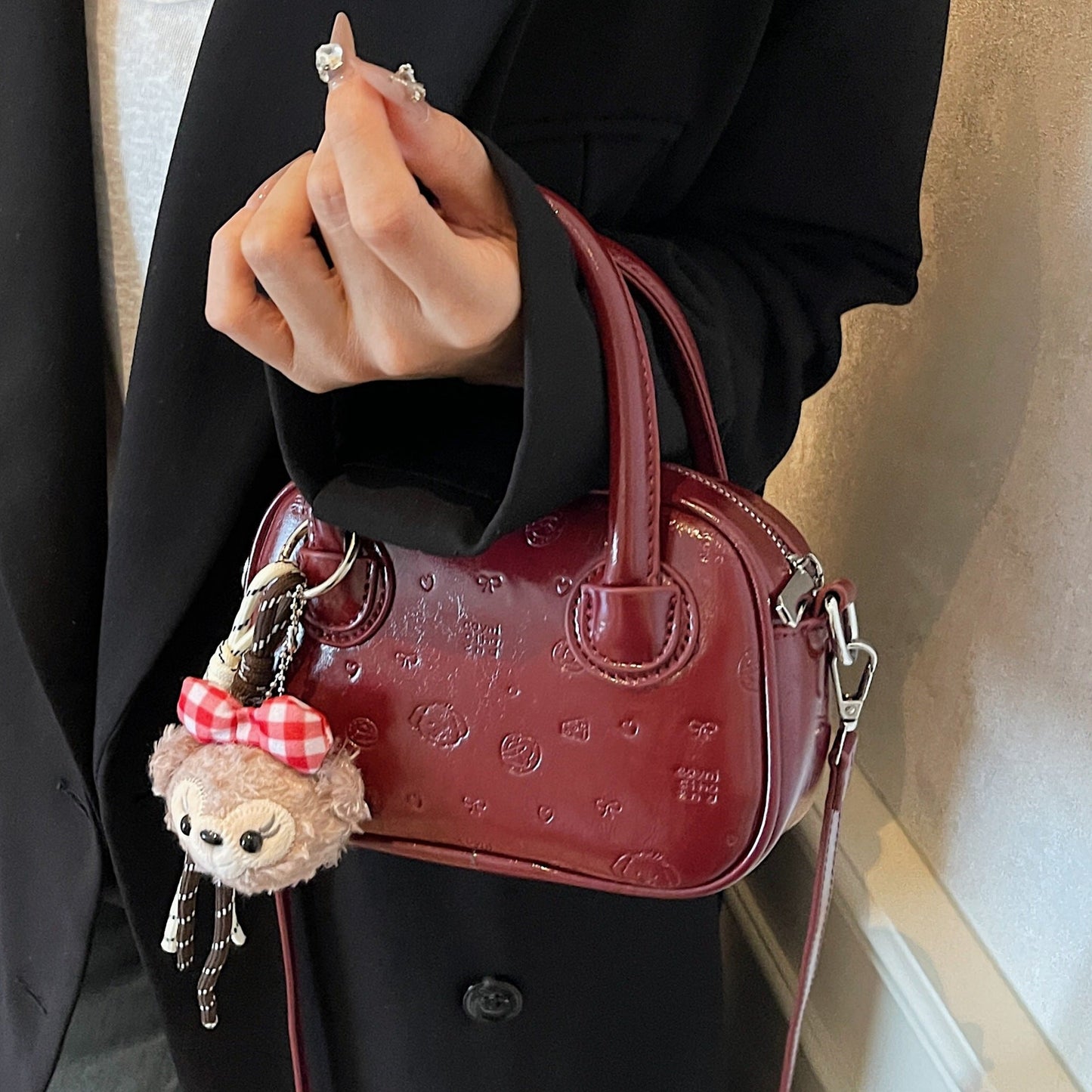 Vintage Oil Wax Leather Handbag for Women Stylish Bowling Bag