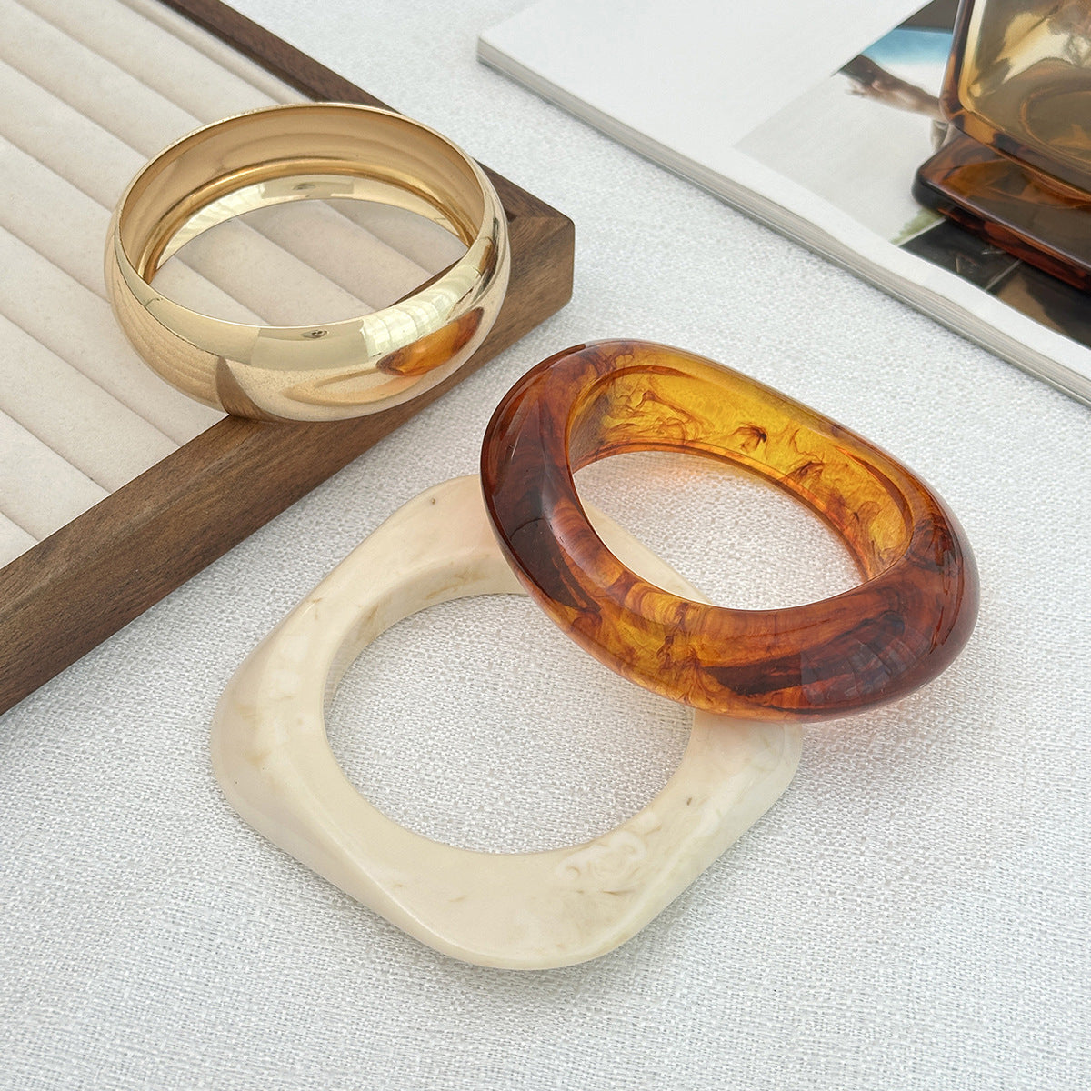 Exaggerated Arc Resin Bangle Unique Geometric Jewelry for Women