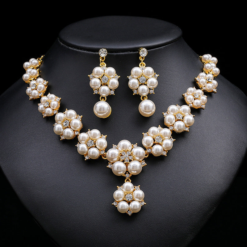 Elegant Pearl Necklace and Earring Set - Vintage Design