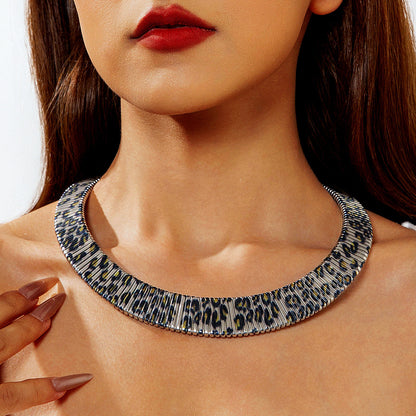 Trendy Geometric Metal Choker Necklace