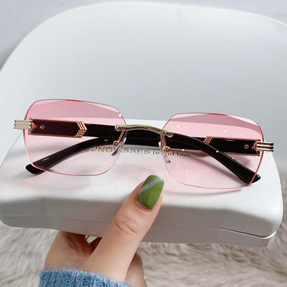 Trendy Gradient Colored Sunglasses for Women