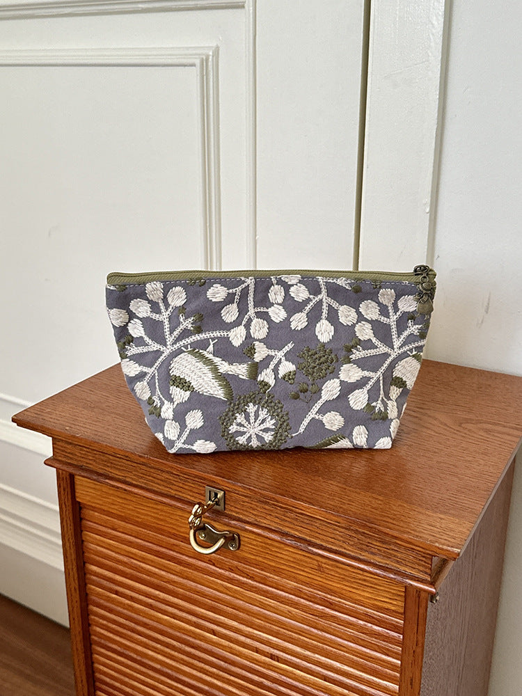 Portable Embroidered Makeup Bag Large Capacity Cosmetic Organizer