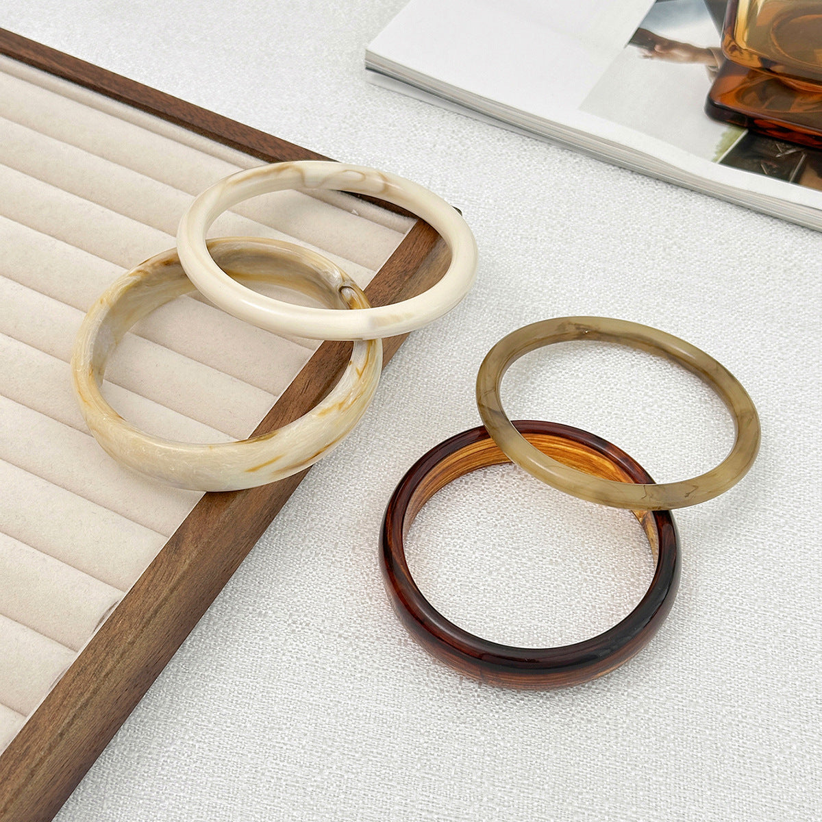 Minimalist Resin Texture Circle Bangle Stylish Commuter Bracelet