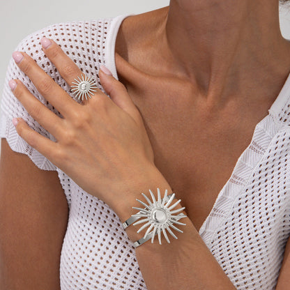 Retro Floral Hollow Sunflower Bangle Bracelet Set for Women