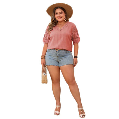 Plus Size Hollow Printing V-Neck T-Shirt in Peach
