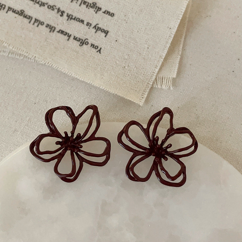 Elegant Hollow Out Flower Stud Earring