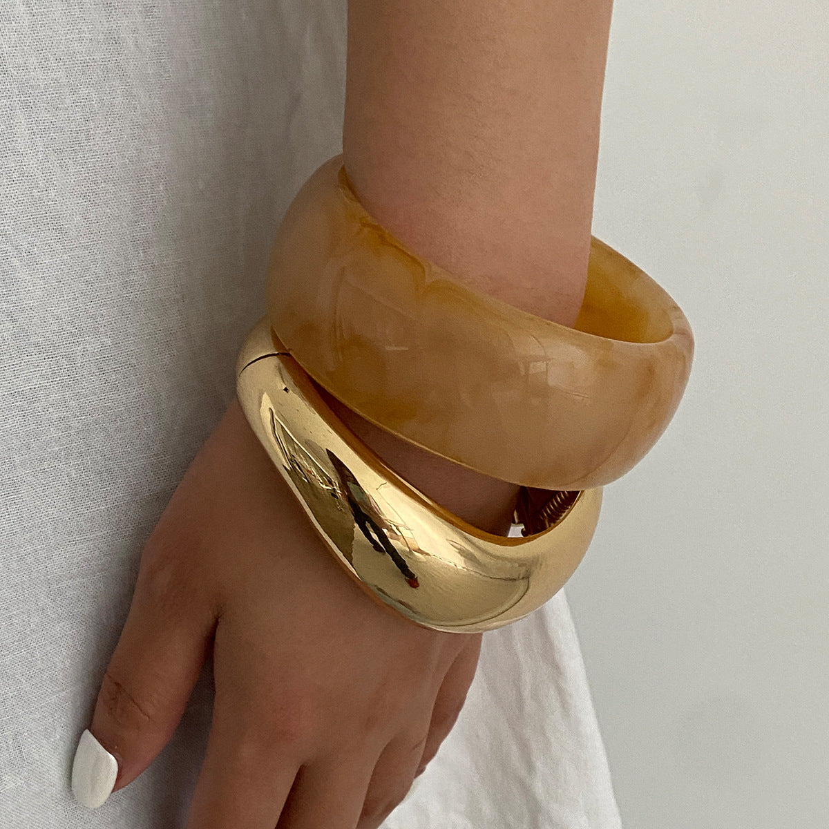 Irregular Gradient Wide Bangle Geometric Metal Bracelet for Women