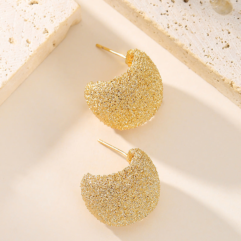 Chic Letter C Stud Earrings Elegant Gold-Plated Design