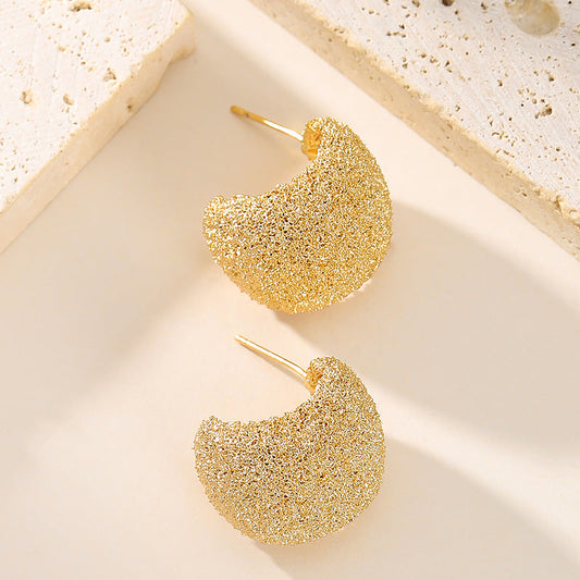 Chic Letter C Stud Earrings Elegant Gold-Plated Design