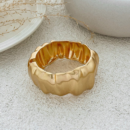 Fashionable Irregular Pleated Bracelet Set Zinc Alloy