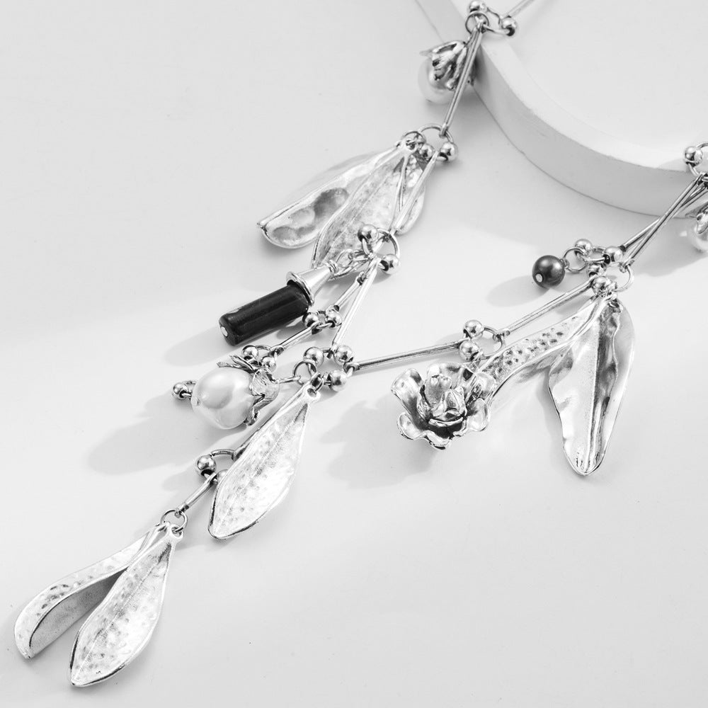 Bold Pearl Leaf Alloy Necklace Trendy Flower Geometric Pendant