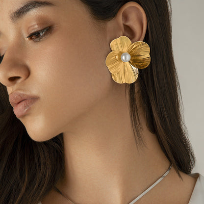 Metallic Ginkgo Leaf Stud Earrings With Flower Design
