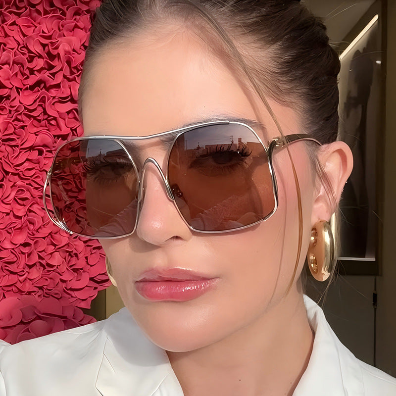 Fashionable Oversized UV400 Sunglasses for Men and Women