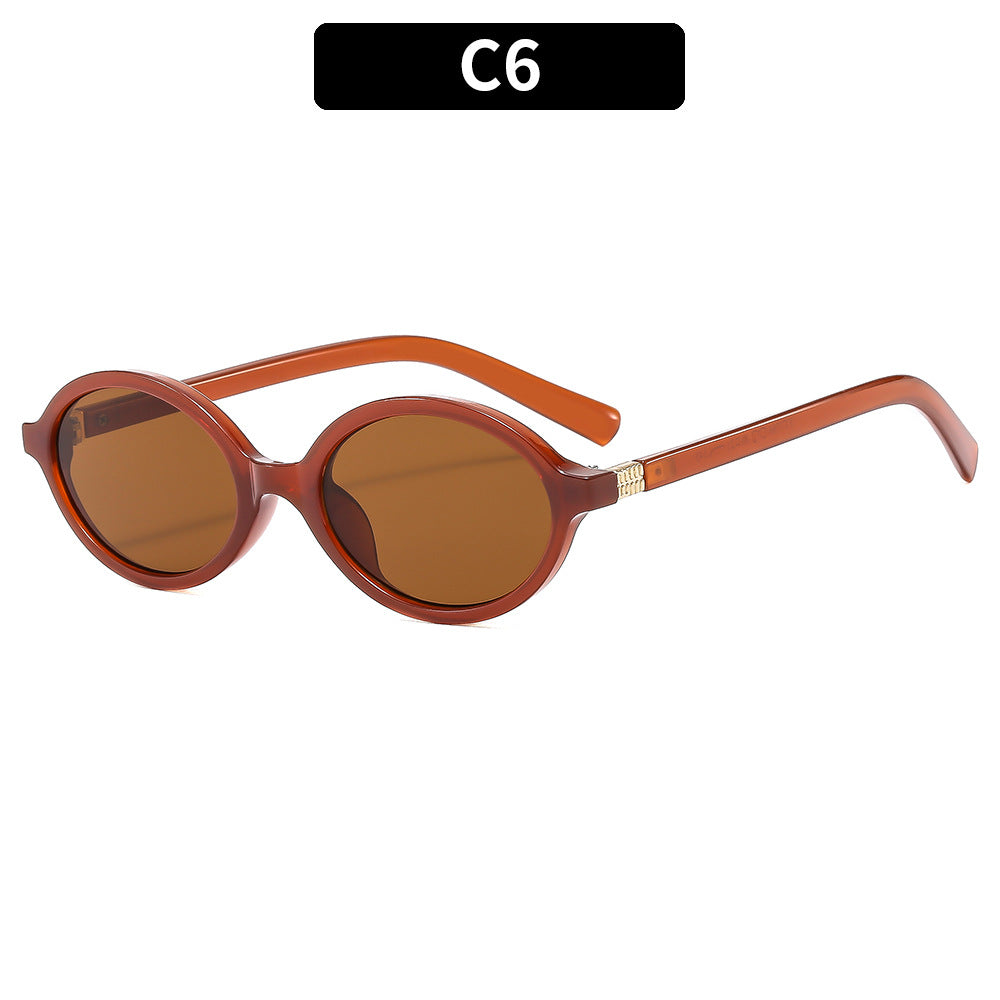 Retro Oval Sunglasses for Styling and Sun Protection