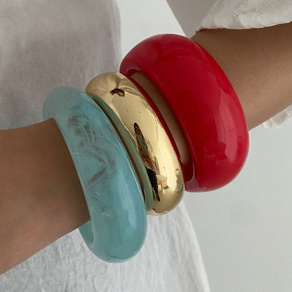 Fashionable Resin Bangles With Ombre Texture