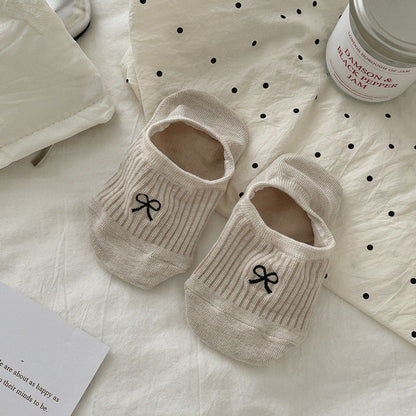 Bow Embroidered Ribbed Ankle Socks