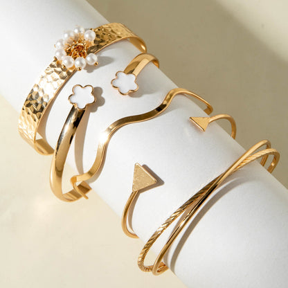 Trendy Alloy Five-Leaf Clover Bracelet Jewelry Set
