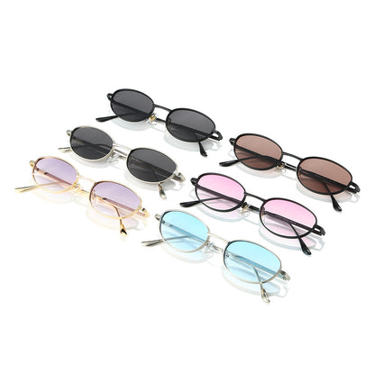 Oval Fashion Sunglasses with Metal Frame for Stylish Outfits