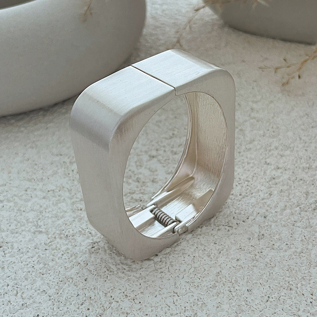 Metallic Spring Bangle Bracelet Stylish Geometric Design For Women