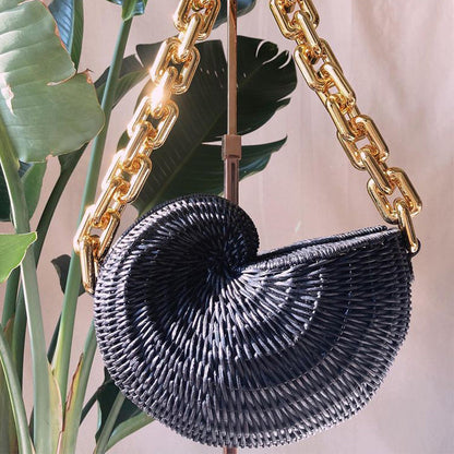 Woven Straw Woven Bag Shell Shape Rattan Woven Bag Personalized Acrylic Chain Shoulder Bag