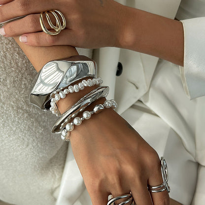 Fashionable Oval Arc Shaped Bracelet Set Premium Zinc Alloy
