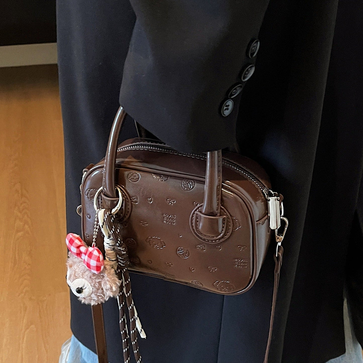 Vintage Oil Wax Leather Handbag for Women Stylish Bowling Bag
