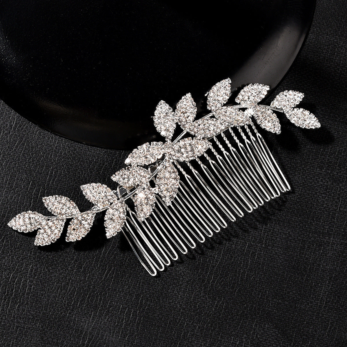 Elegant Bride Hair Comb with Wave Design and Rhinestone Accents