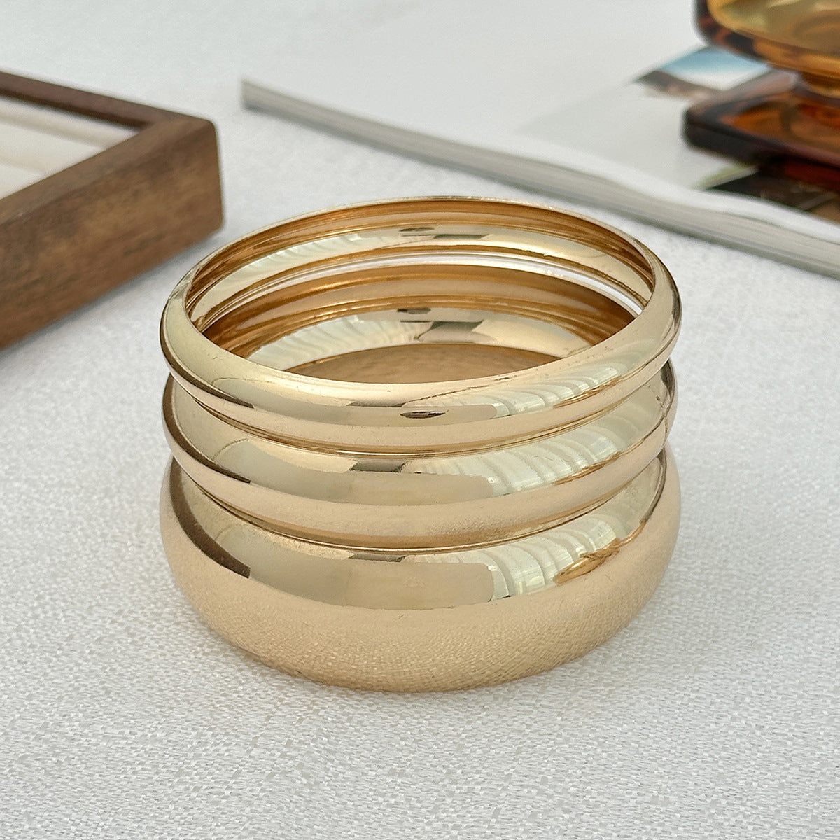 Exaggerated Metal Seamless Round Bangle Bracelet for Women