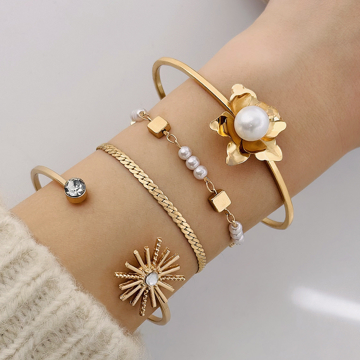 Vintage Geometric Twist Alloy Bracelet For Women
