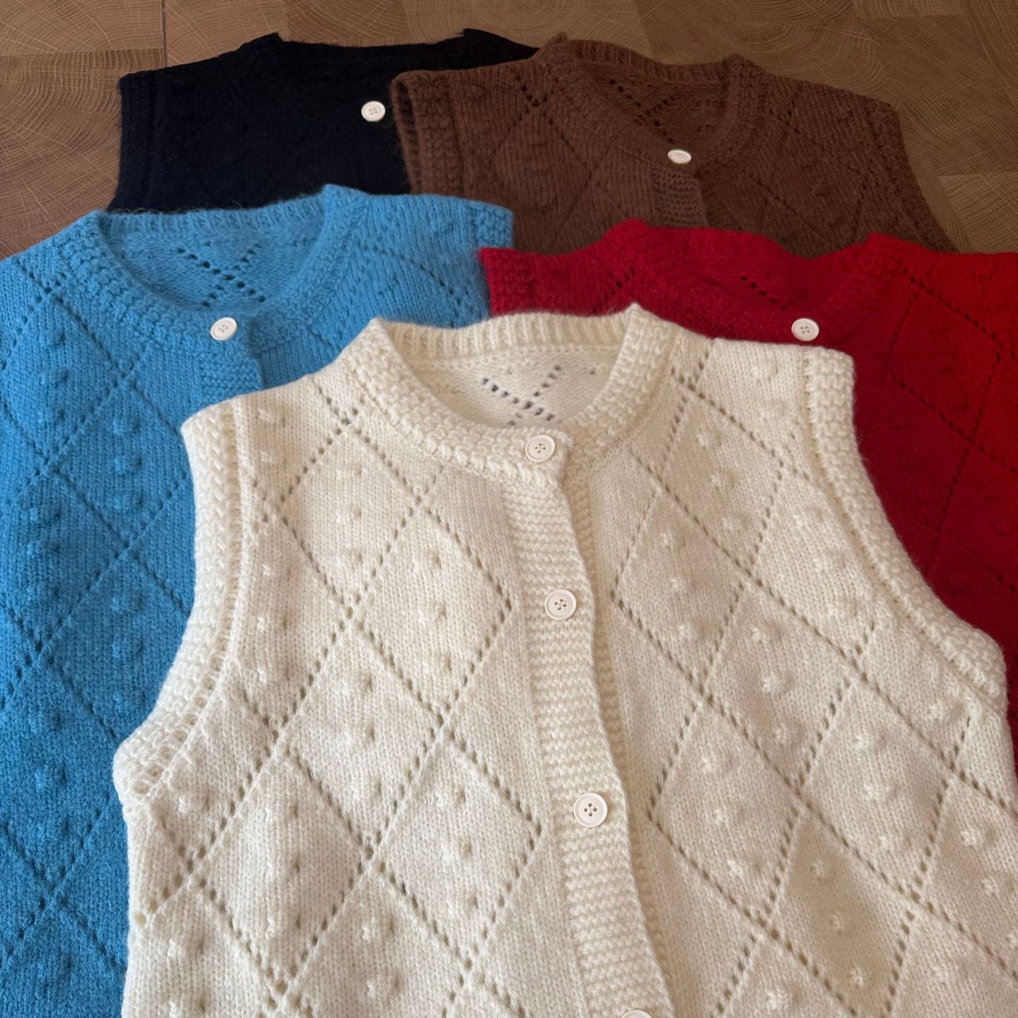 Simple Knit Vest with Floral Design, Acrylic Blend, Casual Style