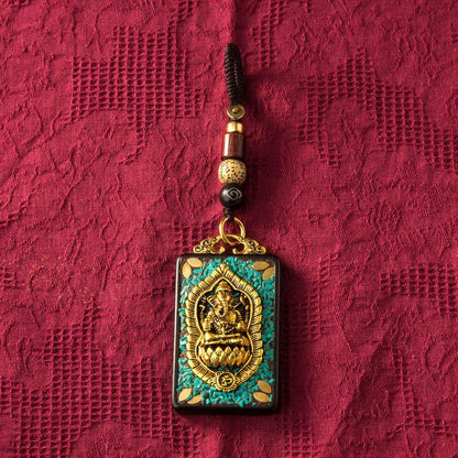Nepal Exotic Keychain Pendant Creative Personality Men'S And Women'S Car Chain Red Hand Woven Rope Pendant