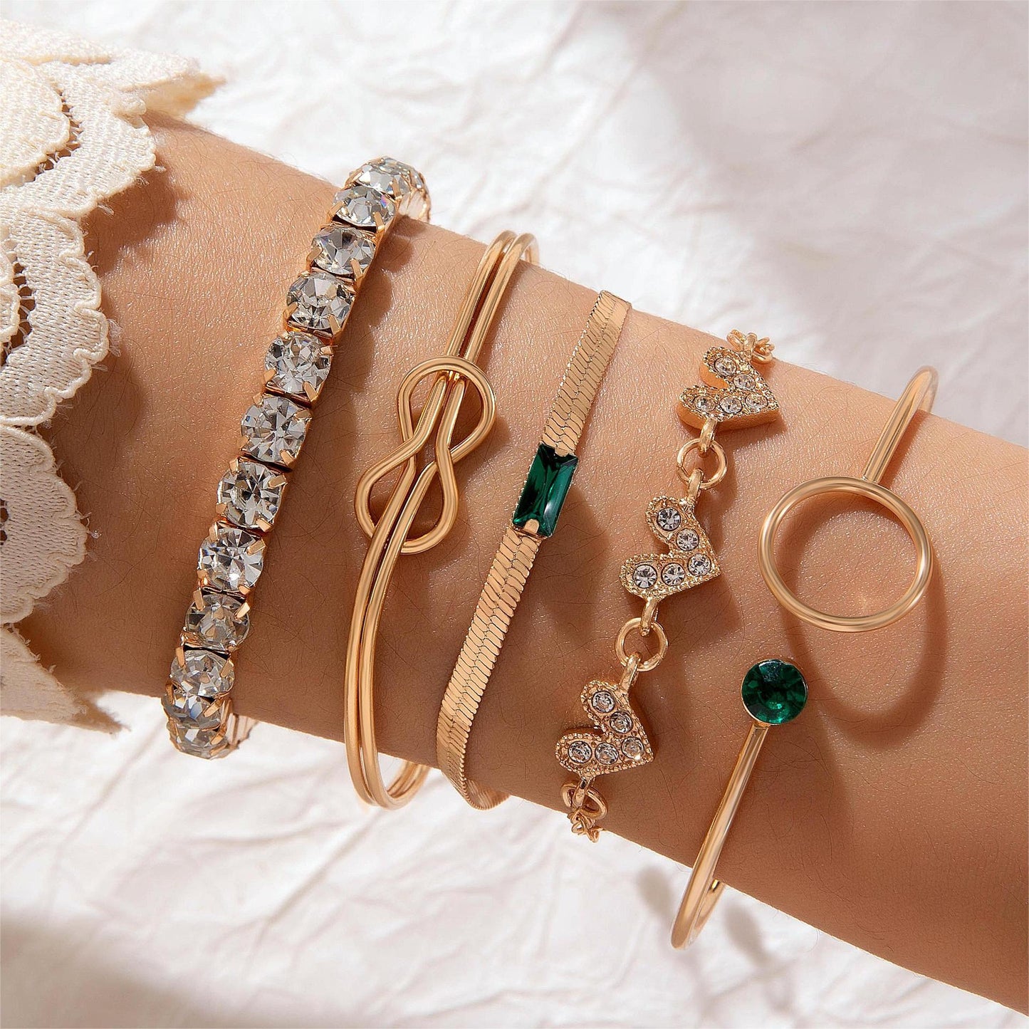 Heart-Shaped Emerald Gemstone Bracelet Set With Rhinestones
