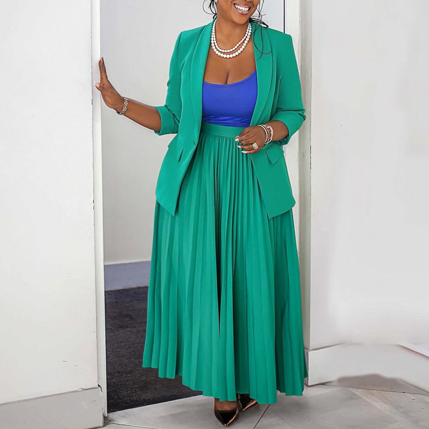 Elegant Women'S Blazer And Pleated Skirt Set