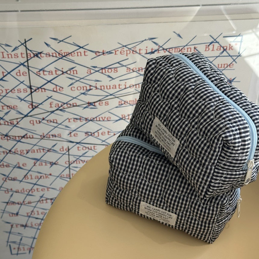 Cute Heart Plaid Travel Cosmetic Organizer