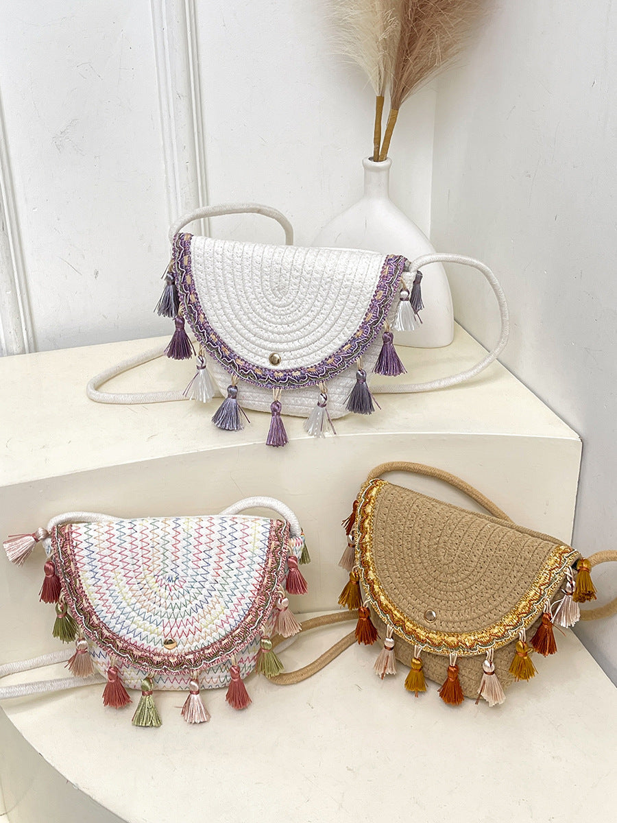 Trendy Woven Beach Bag with Tassels for Casual Use