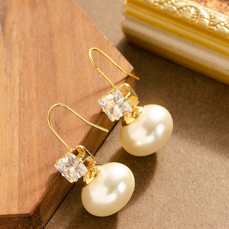 Elegant French-Style Pearl Stud Earrings With Rhinestones