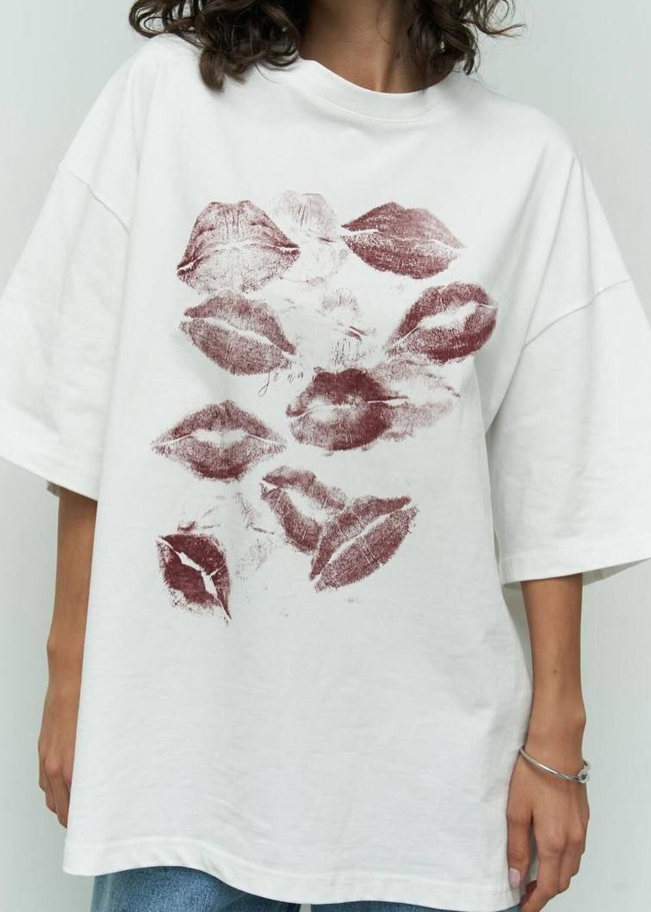 Oversized Cotton T Shirt With Lip Print Design