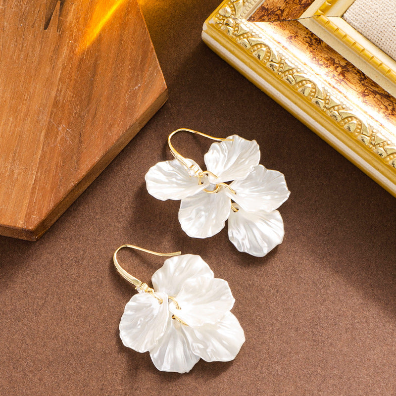 Elegant Floral Shell Petal Earrings Stylish Minimalist Design
