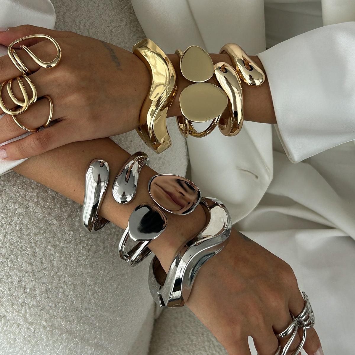 Fashionable Alloy Smooth Hugging Bracelets Set