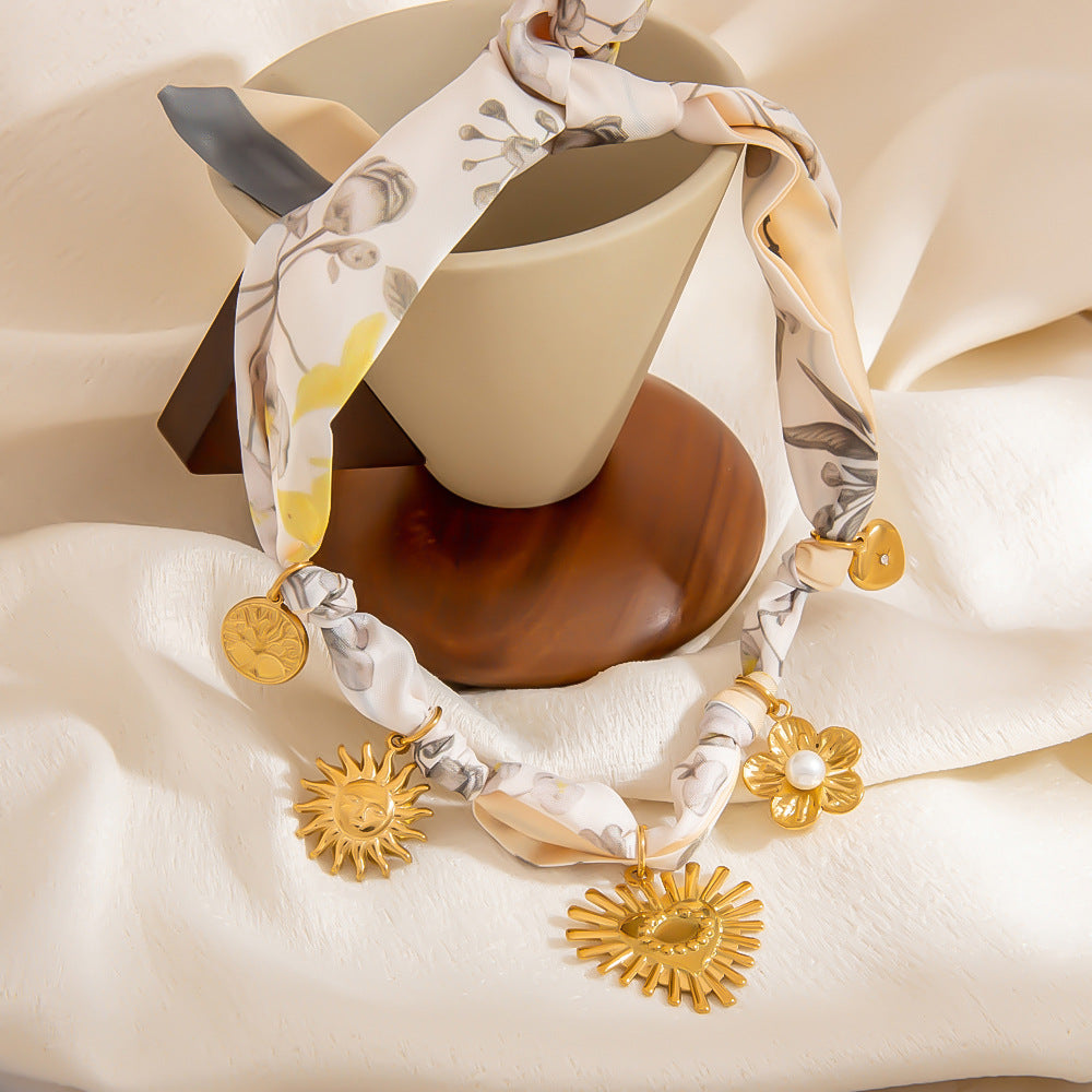 Heart Sun Pendant Necklace Lightweight Luxurious Style