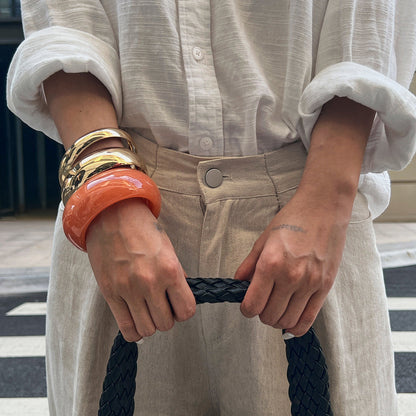 Trendy Acrylic Ombre Round Bangle Bracelet with Metal Finish