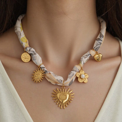 Heart Sun Pendant Necklace Lightweight Luxurious Style