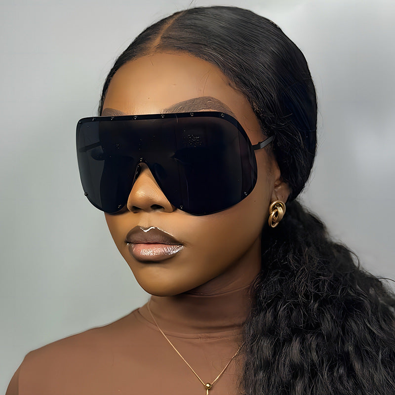 Chic Oval Frame Sunglasses UV400 Protection