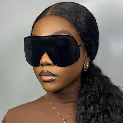 Chic Oval Frame Sunglasses UV400 Protection